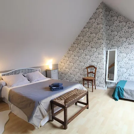 Hébergement de vacances Jolie Maison En Pierre Avec Jardin Privatif, Proche De La Loire Et Des Châteaux, Animaux Bienvenus - Fr-1-622-23