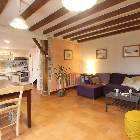 Hébergement de vacances Jolie Maison En Pierre Avec Jardin Privatif, Proche De La Loire Et Des Châteaux, Animaux Bienvenus - Fr-1-622-23 *